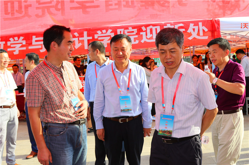 beat365官网圆满完成2017级迎新工作