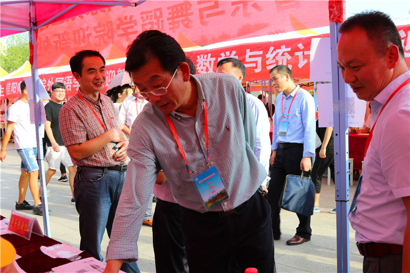 beat365官网圆满完成2017级迎新工作