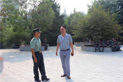 beat365官网领导视察2016级新生军训工作