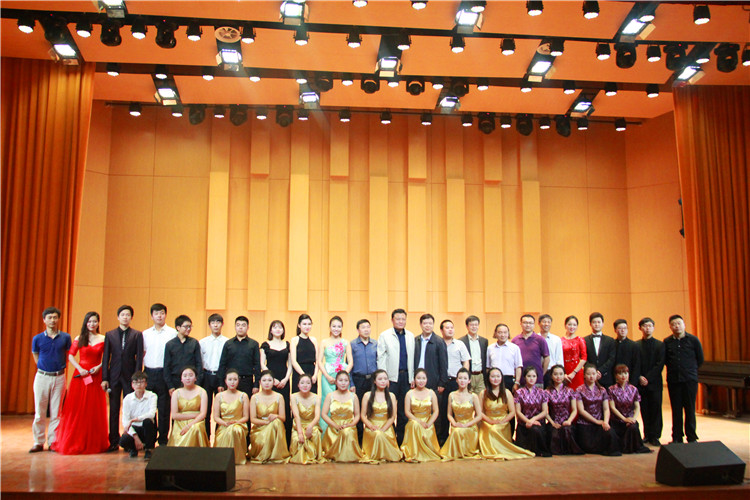  中国音乐学院应邀来beat365官网交流演出