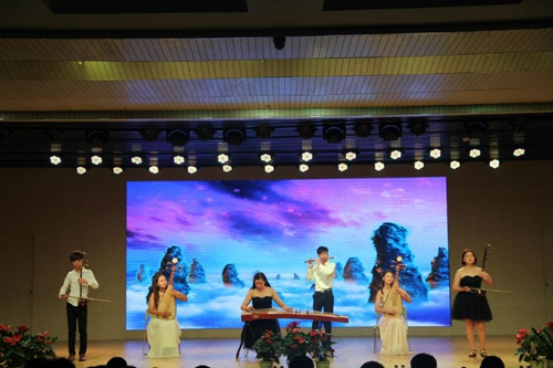beat365官网顺利举办“我们的天空，我们的梦”漾年华迎新晚会