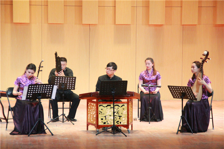  中国音乐学院应邀来beat365官网交流演出