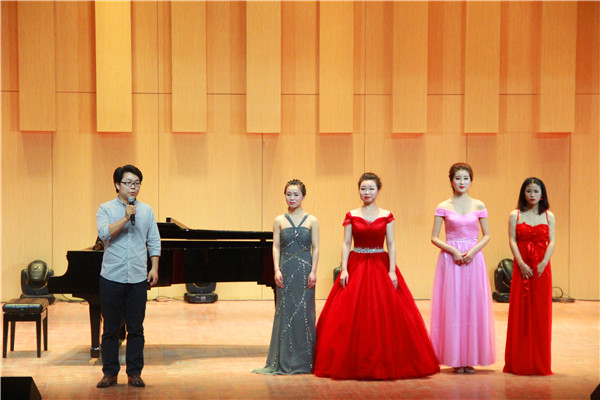 beat365官网成功举办2012级毕业生专场音乐会