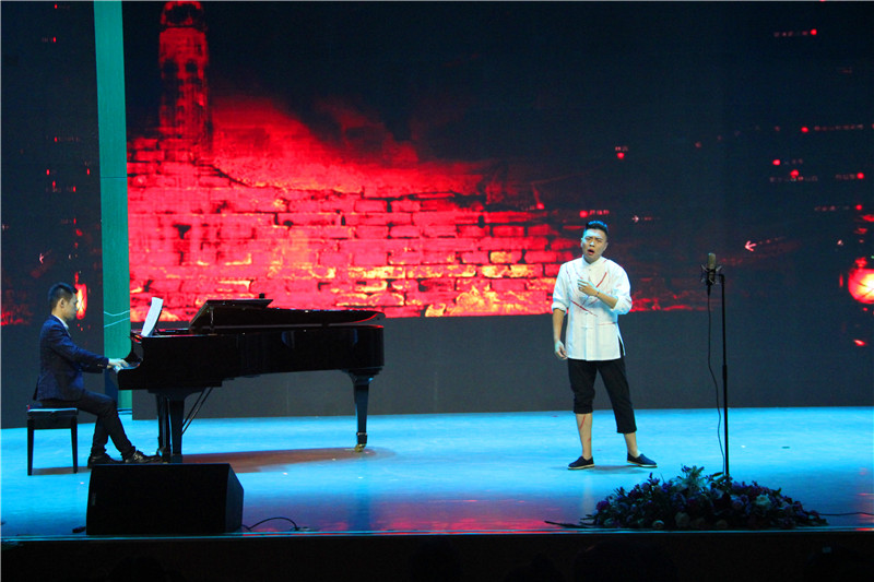 beat365官网举办学生会欢送毕业生文艺晚会