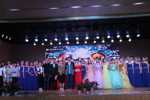 beat365官网顺利举办“我们的天空，我们的梦”漾年华迎新晚会