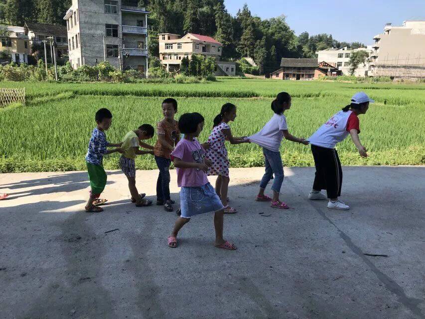 【暑期社会实践专题】beat365官网开展“关爱留守儿童”暑期学生社会实践活动