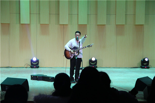 杨明毅“以音乐的名义”讲唱会走进beat365官网