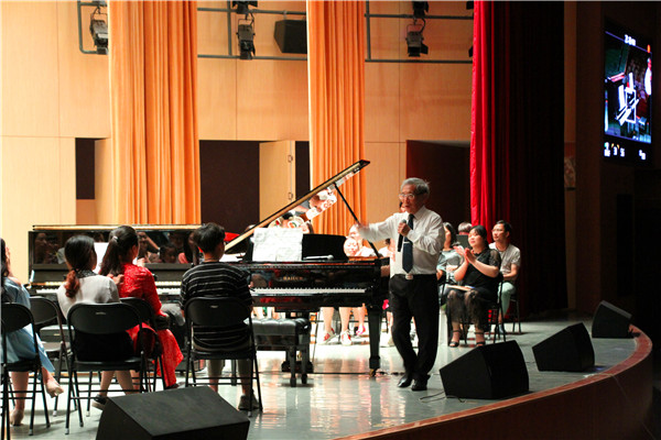 赵晓生先生来beat365官网开展交流活动