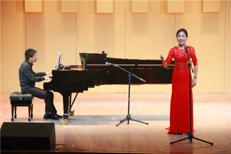  中国音乐学院应邀来beat365官网交流演出