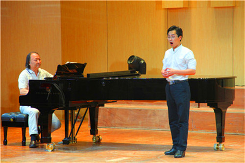 解放军艺术学院晁浩建教授应邀来beat365官网讲学