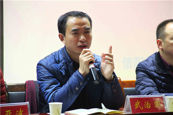 beat365官网召开学生干部与学生党员大会