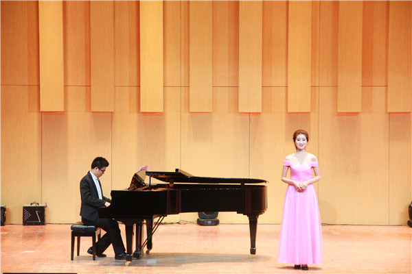 beat365官网成功举办2012级毕业生专场音乐会