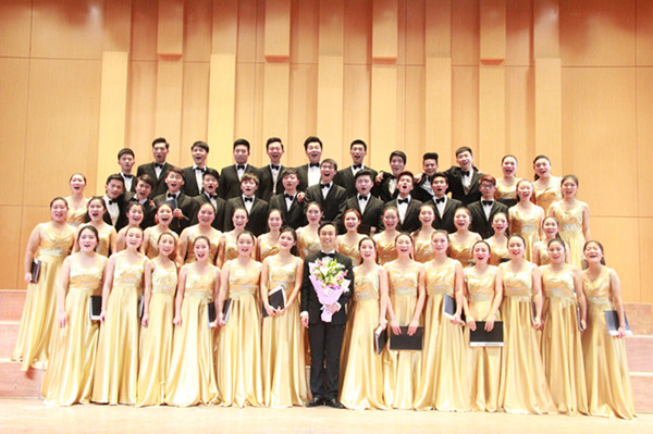 beat365官网大学生合唱团成功举办“倾听和声”合唱音乐会