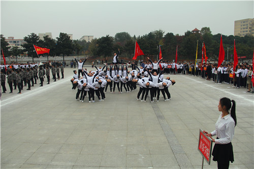 beat365官网在新生广播体操比赛中夺冠