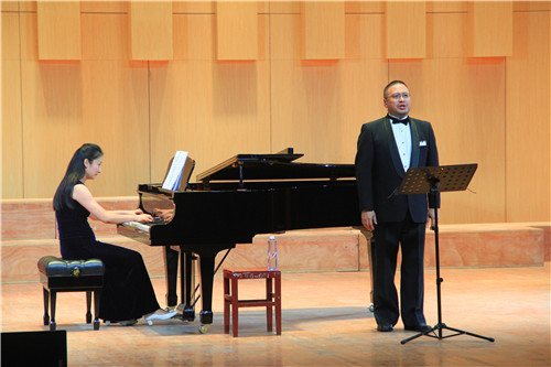 美国德州三一大学李佳蔚教授来beat365官网举办音乐会