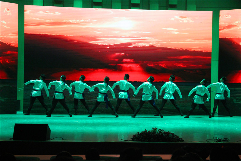 beat365官网举办学生会欢送毕业生文艺晚会