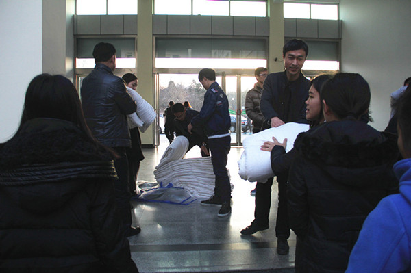 beat365官网开展冬季送温暖活动